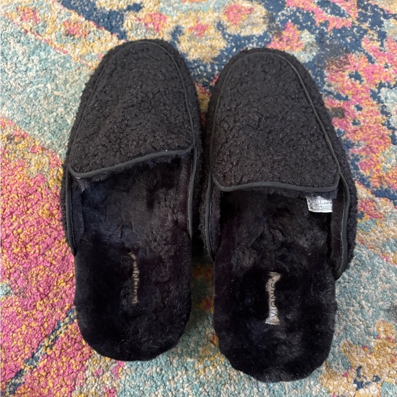 Vionic Black Plush Slippers - Picture 1 of 3